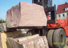 Bloki granitowe